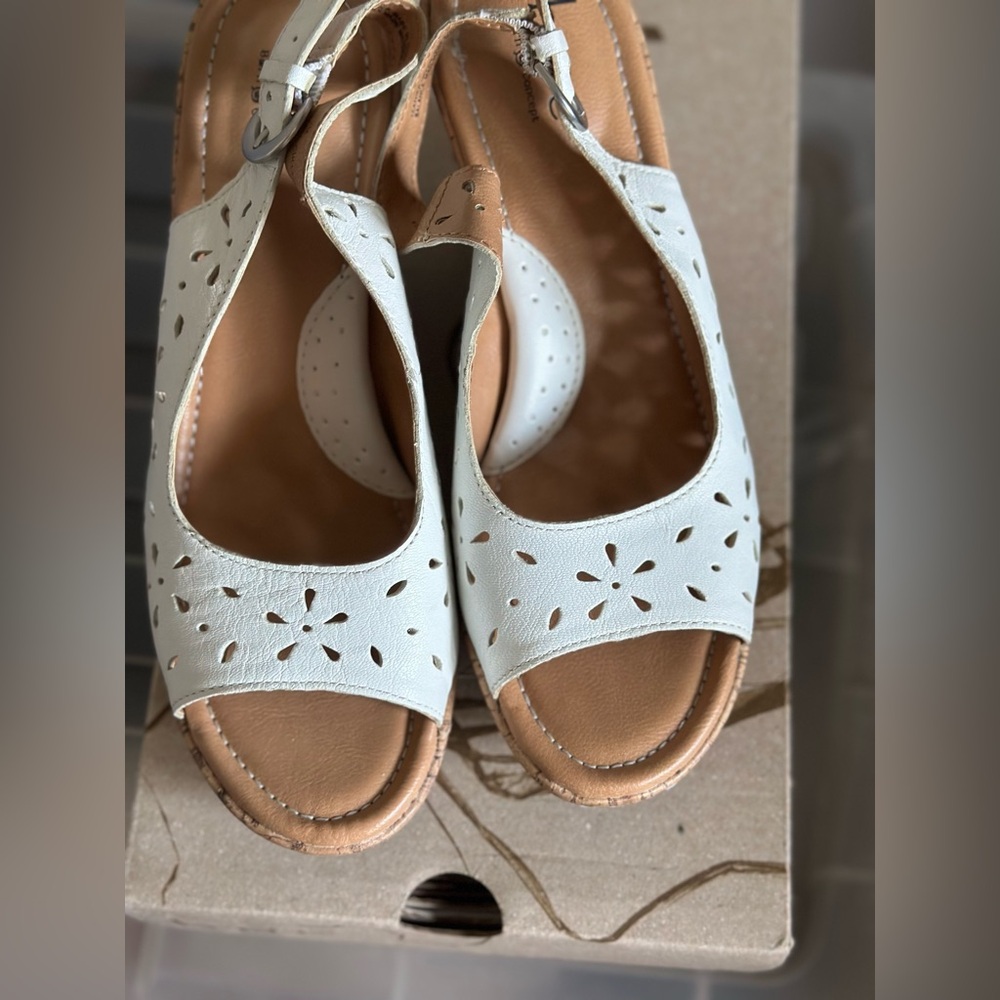 B.o.c Kacee White wedge size 7